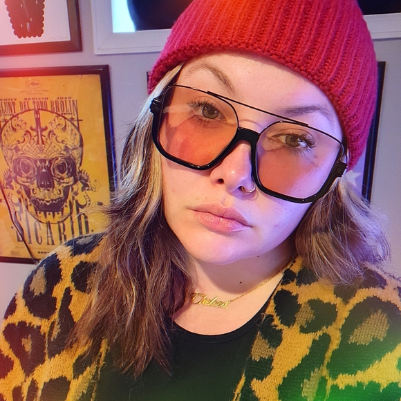 Meet your Posher, Chelsea! - Picture 4 of 5